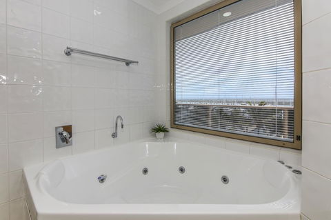 Mantra Mackay - Accommodation Gladstone 39