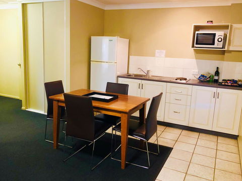 Ambassador On Ruthven - Accommodation Gladstone 35