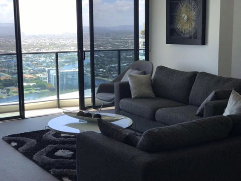 Luxury 3 Bedroom In Heart Of Broadbeach - Accommodation Gladstone 21