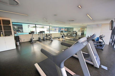 Luxury 3 Bedroom In Heart Of Broadbeach - Accommodation Gladstone 9
