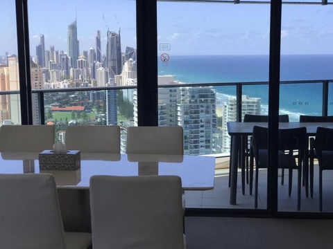 Luxury 3 Bedroom In Heart Of Broadbeach - Accommodation Gladstone 12