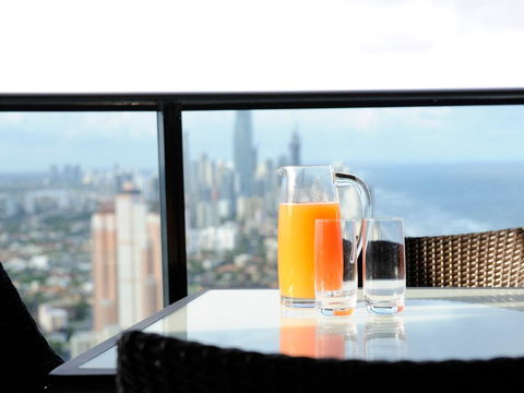 Luxury 3 Bedroom In Heart Of Broadbeach - Accommodation Gladstone 14