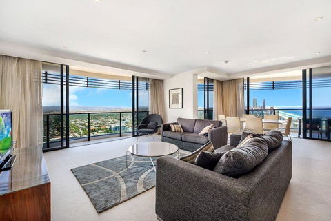 Luxury 3 Bedroom In Heart Of Broadbeach - Accommodation Gladstone 0