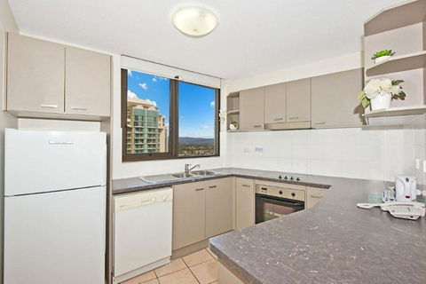 Surfers International Apartments - Accommodation Gladstone 40