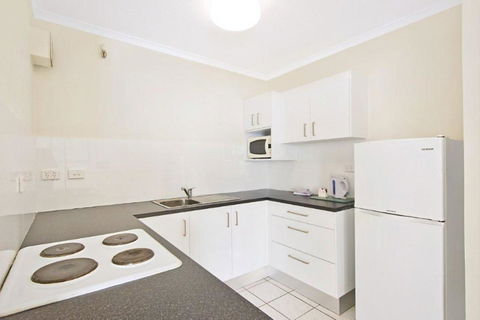 Surfers International Apartments - Accommodation Gladstone 32