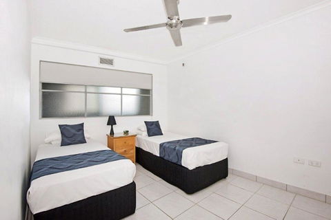 Surfers International Apartments - Accommodation Gladstone 10