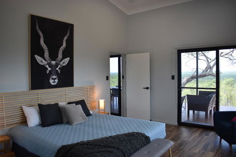 Ironbark House - Accommodation Gladstone 10