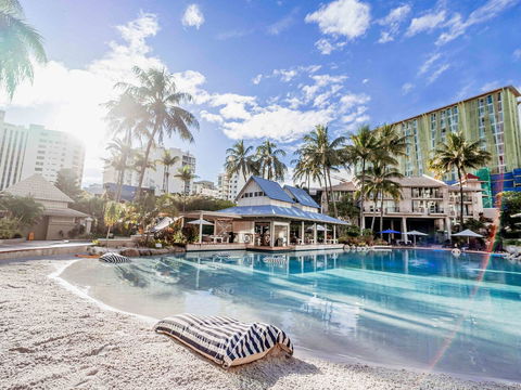 Novotel Cairns Oasis Resort - Accommodation Gladstone 0