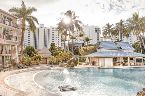 Novotel Cairns Oasis Resort - Accommodation Gladstone 1