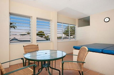 The Newport On Macrossan - Adults Only - Accommodation Gladstone 9