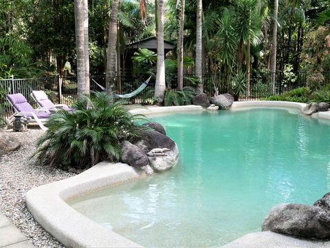 Boutique Bungalows - Accommodation Gladstone 10