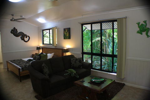 Boutique Bungalows - Accommodation Gladstone 40