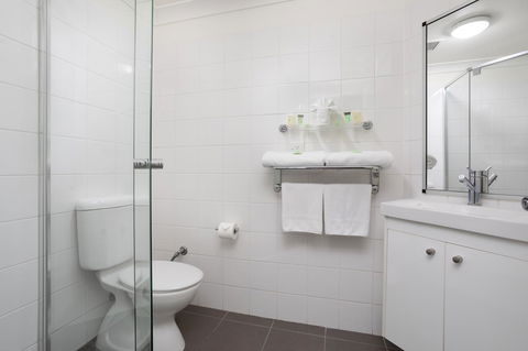 George Williams Hotel - Accommodation Gladstone 1