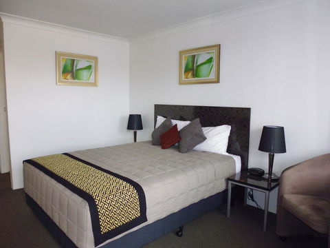 Burke & Wills Motor Inn - Accommodation Gladstone 1