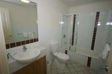 La Vida On Anzac - Accommodation Gladstone 11