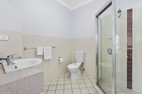 La Vida On Anzac - Accommodation Gladstone 27