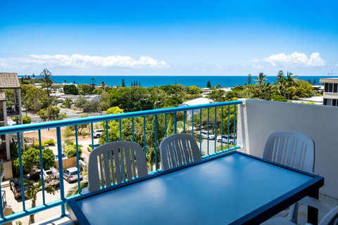 Burgess @ Kings Beach Apartments - Accommodation Gladstone 25