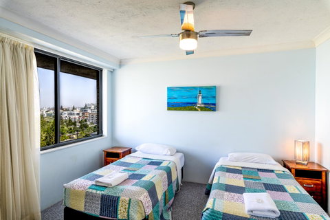 Burgess @ Kings Beach Apartments - Accommodation Gladstone 29