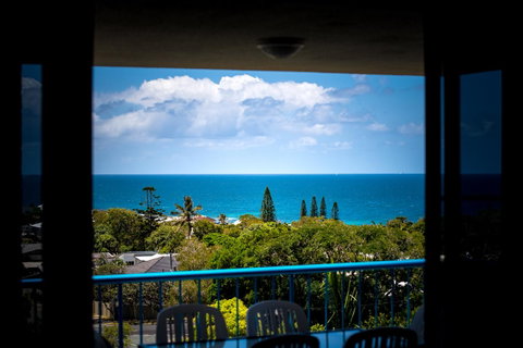 Burgess @ Kings Beach Apartments - Accommodation Gladstone 23