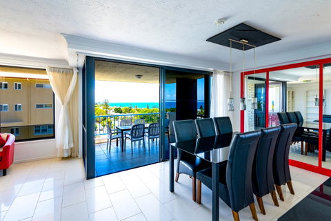 Burgess @ Kings Beach Apartments - Accommodation Gladstone 16