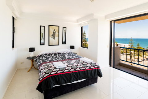 Burgess @ Kings Beach Apartments - Accommodation Gladstone 20