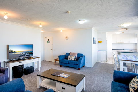 Burgess @ Kings Beach Apartments - Accommodation Gladstone 28