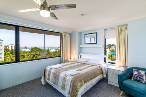 Burgess @ Kings Beach Apartments - Accommodation Gladstone 26