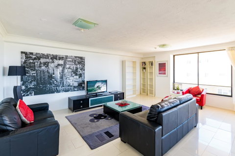 Burgess @ Kings Beach Apartments - Accommodation Gladstone 11