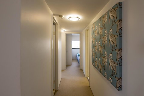 Burgess @ Kings Beach Apartments - Accommodation Gladstone 39