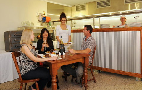 Cairns Queenslander Hotel & Apartments - Accommodation Gladstone 11