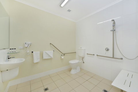 Cairns Queenslander Hotel & Apartments - Accommodation Gladstone 38