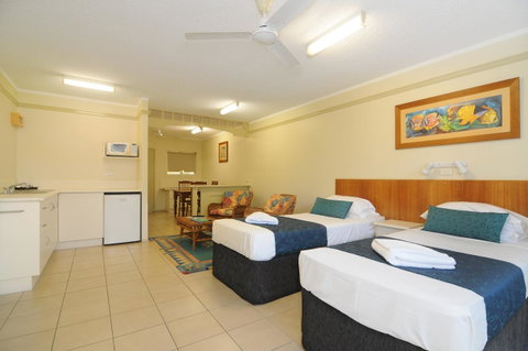 Cairns Queenslander Hotel & Apartments - Accommodation Gladstone 8