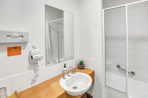 Coral Tree Inn - Accommodation Gladstone 33