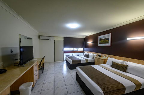 Reef Gateway Hotel - Accommodation Gladstone 0