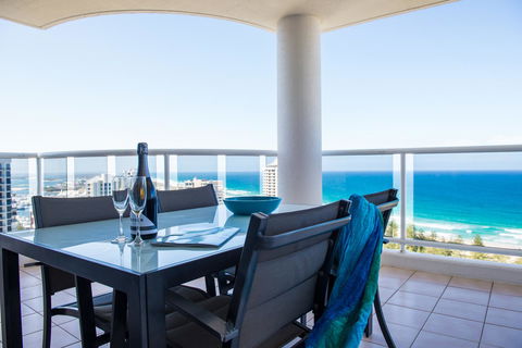 Oscar On Main Beach Resort - Accommodation Gladstone 1