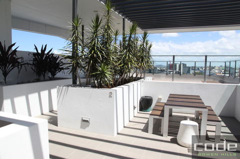 Code Apartments - Accommodation Gladstone 27