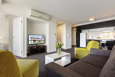 Code Apartments - Accommodation Gladstone 5