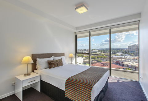 Code Apartments - Accommodation Gladstone 4