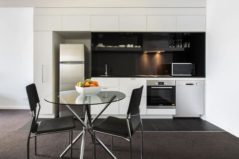 Code Apartments - Accommodation Gladstone 3