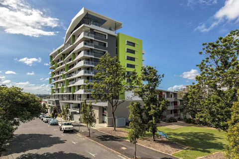 Code Apartments - Accommodation Gladstone 0