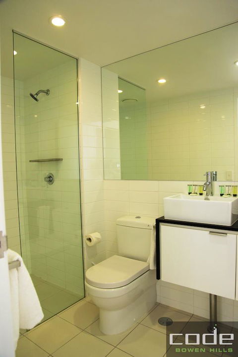 Code Apartments - Accommodation Gladstone 33