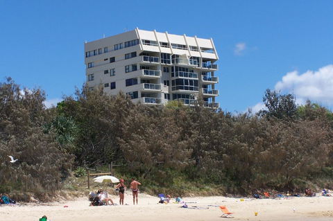 84 The Spit Holiday Apartments - Accommodation Gladstone 0