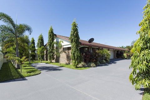 Marcol Place Holiday Apartments - Accommodation Gladstone 2