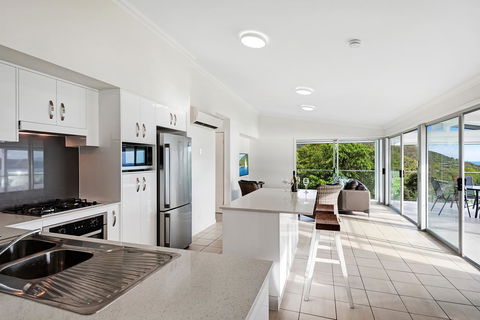 Oasis Apartments On Hamilton Island By HIHA - Accommodation Gladstone 38