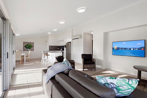 Oasis Apartments On Hamilton Island By HIHA - Accommodation Gladstone 33