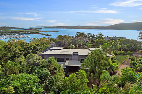 Oasis Apartments On Hamilton Island By HIHA - Accommodation Gladstone 29