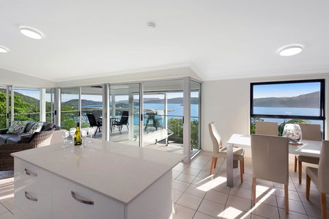 Oasis Apartments On Hamilton Island By HIHA - Accommodation Gladstone 37