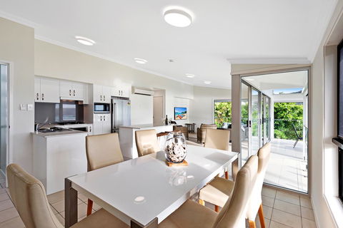 Oasis Apartments On Hamilton Island By HIHA - Accommodation Gladstone 39