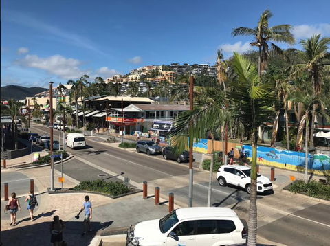 Location! 2BR Town View Unit In Centre Of Airlie. - Accommodation Gladstone 20