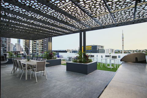 Arise Harmony Apartments - Accommodation Gladstone 2